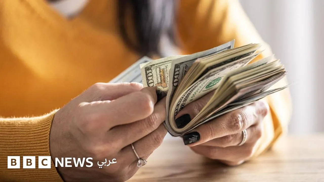 أدنى مستوى في 4 سنوات.. أسباب تراجع الدولار وتوقعات جديدة لأسعار الصرف المتغيرة